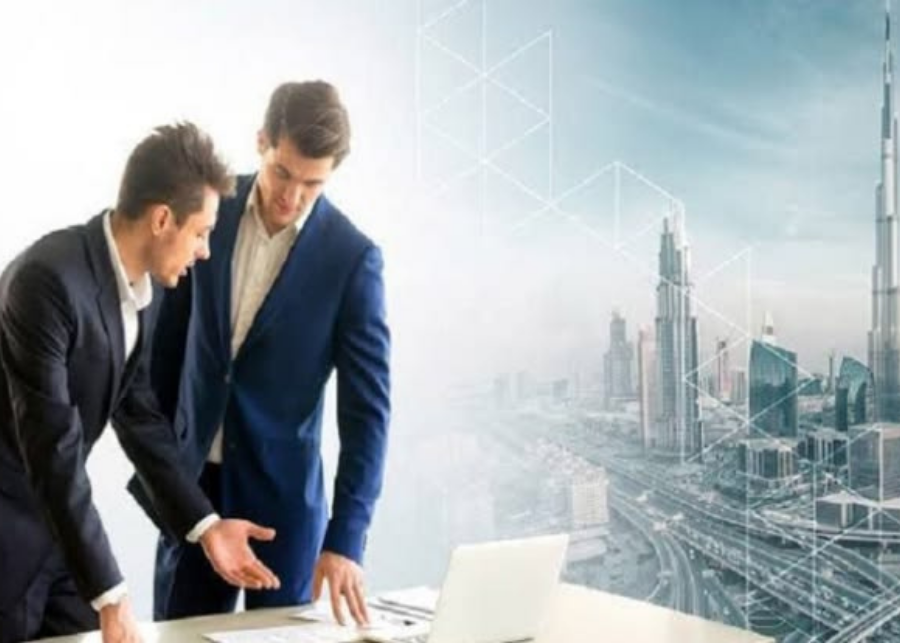 Top Benefits of Starting a Business in Dubai Business setup in Dubai with modern skyline and business district